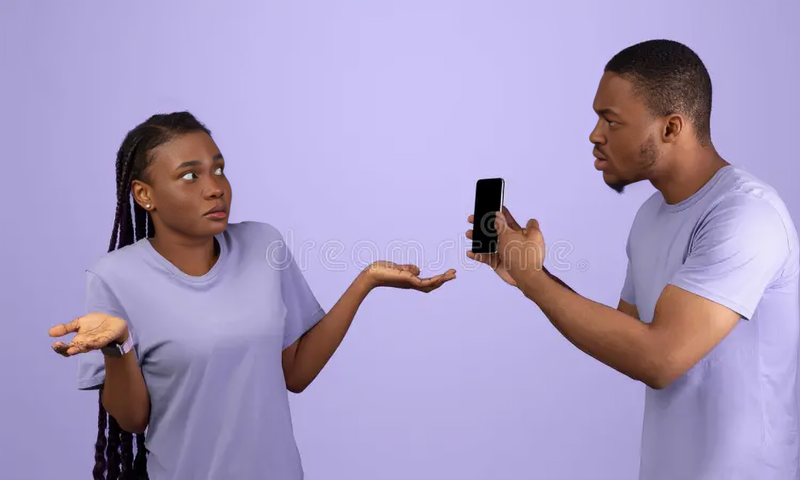 5 Things to consider before letting someone use your phone