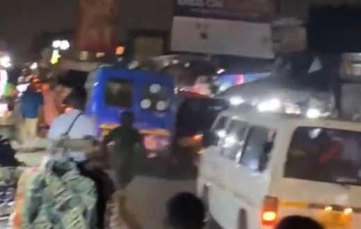 Soldier whips drivers who parked wrongly at Lapaz