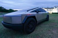 The Tesla Cybertruck has a single huge windscreen wiper.Julia Beverly/Getty Images