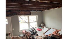 Signs the ceiling of your house is going to collapse [reddit]