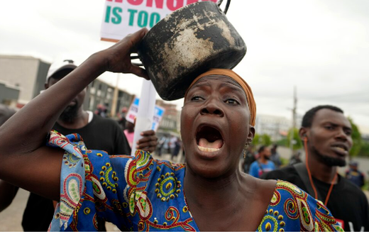 Nigerians take to street to protest over cost of living crisis