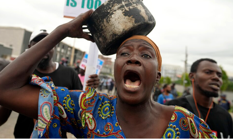 Nigerians take to street to protest over cost of living crisis