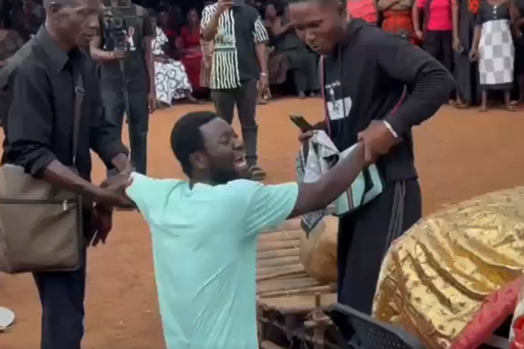 Man breaks down in grief as he mourns wife and two children drowned in Owabi River