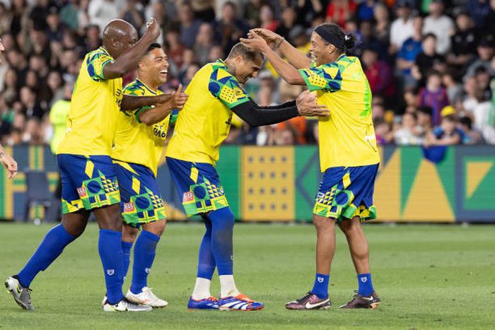 Kevin Prince-Boateng scores wonder goal for Ronaldinho 11, fans call for his return to football