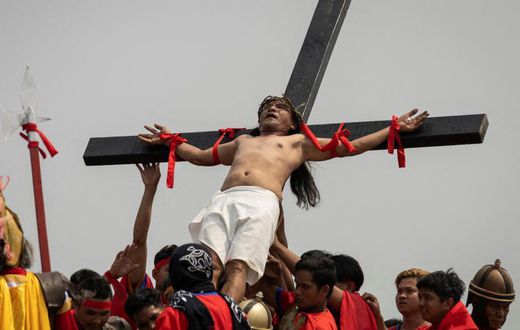 64-year-old man nailed on the cross for the 36th time in celebration of Easter (File Photo)
