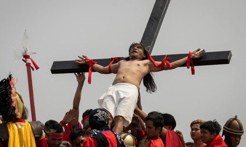 64-year-old man nailed on the cross for the 36th time in celebration of Easter (File Photo)