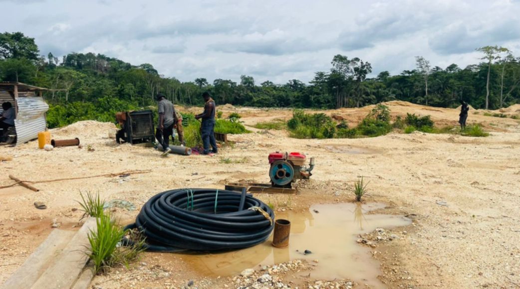 Galamseyers brutally assault 3 with machetes over alleged theft of gold soil [Video]