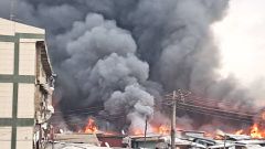 Hundreds of shops destroyed as fire guts buildings at Adum (video)