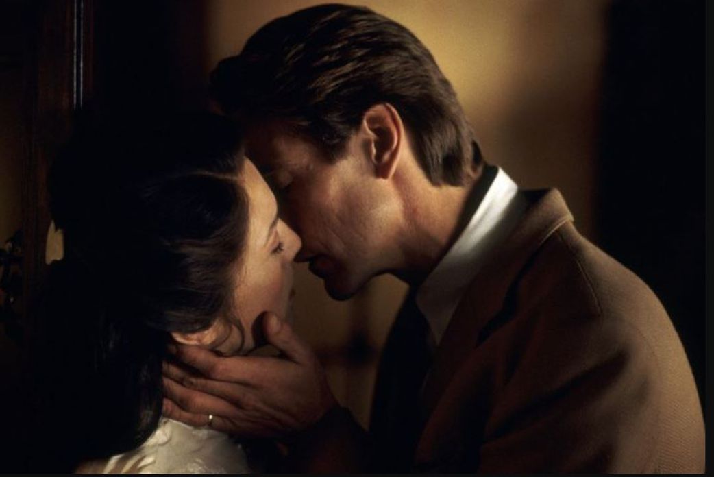 Is it love or lust? Here's how to tell
