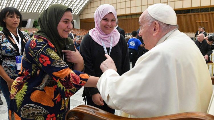 10 unforgettable sports moments with Pope Francis that show his love for the game