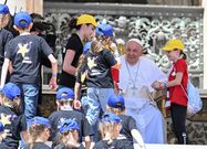 10 unforgettable sports moments with Pope Francis that show his love for the game