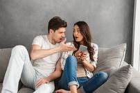 5 reasons you might actually want to check your partner’s phone