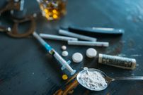 5 health risks of chasing money all the time