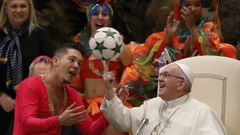 10 unforgettable sports moments with Pope Francis that show his love for the game