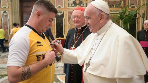 10 unforgettable sports moments with Pope Francis that show his love for the game