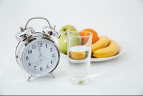 5 health risks of chasing money all the time