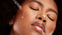 apply-face-serum