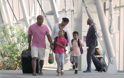 Parents abandon 10-year-old son at the airport to go on vacation