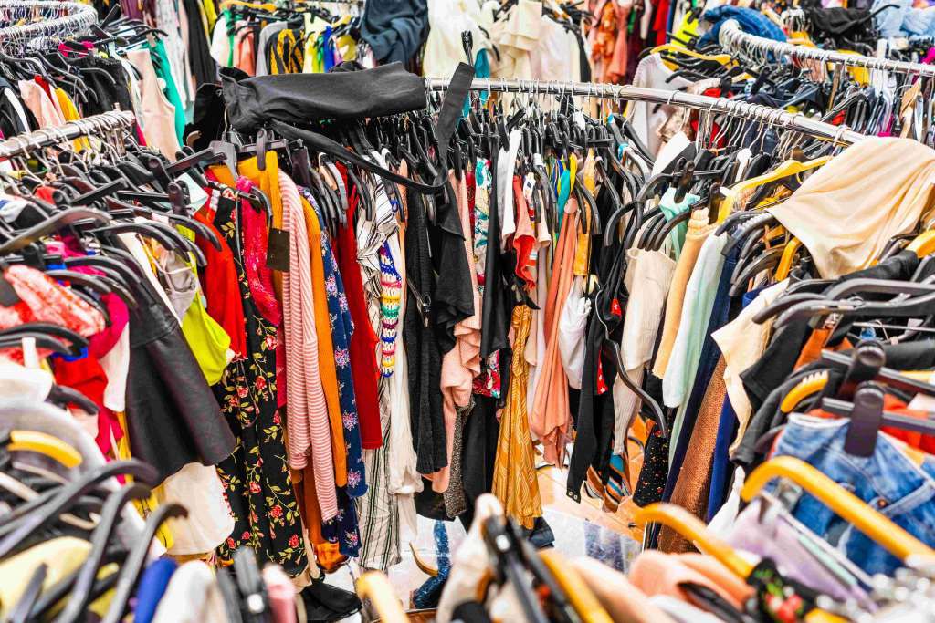 7 things smart women never spend their money on