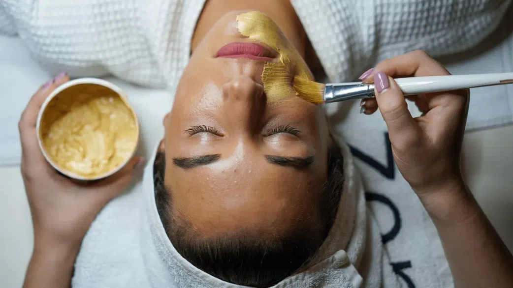 7 things smart women never spend their money on