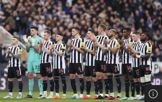 Newcastle pay tribute to Atsu