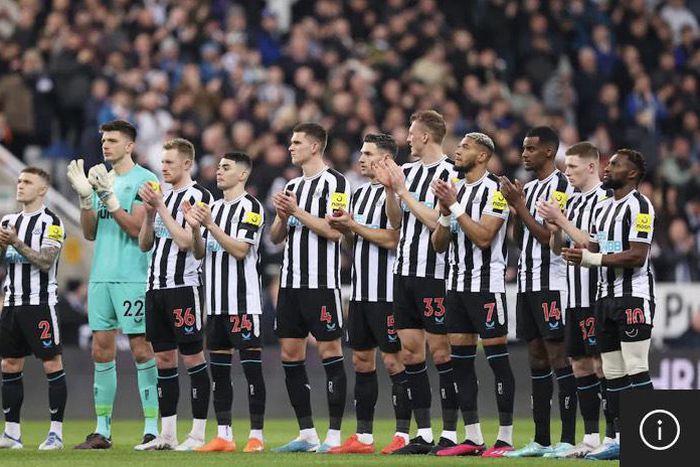 Newcastle pay tribute to Atsu