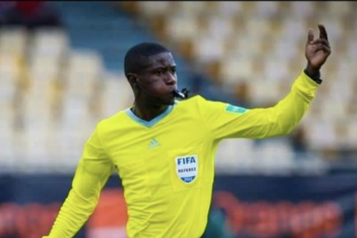 Referee Pierre Ghislain Atcho