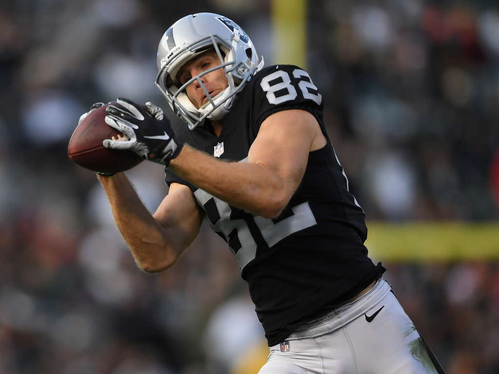 Top 12 waiver-wire pickups for Week 14 of fantasy football