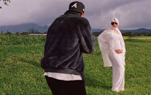 Justin and Hailey Bieber [Instagram/@justinbieber]