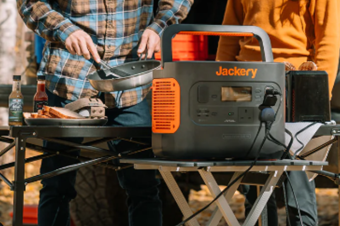 Powering Pedlars on the Way: The Potential of Electric Generators