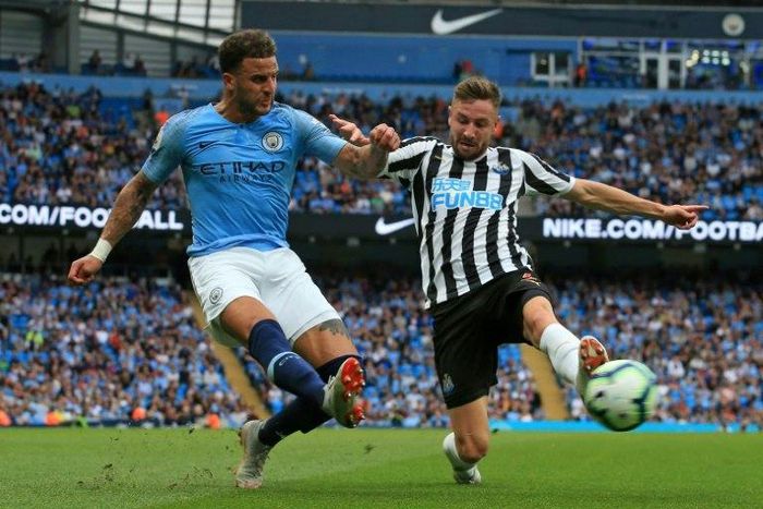 Manchester City's Kyle Walker has taken a swipe at Tottenham boss Mauricio Pochettino