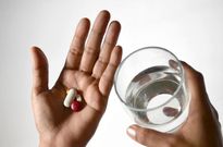 Without water, pills can get stuck in your throat [KIMSHEALTH]