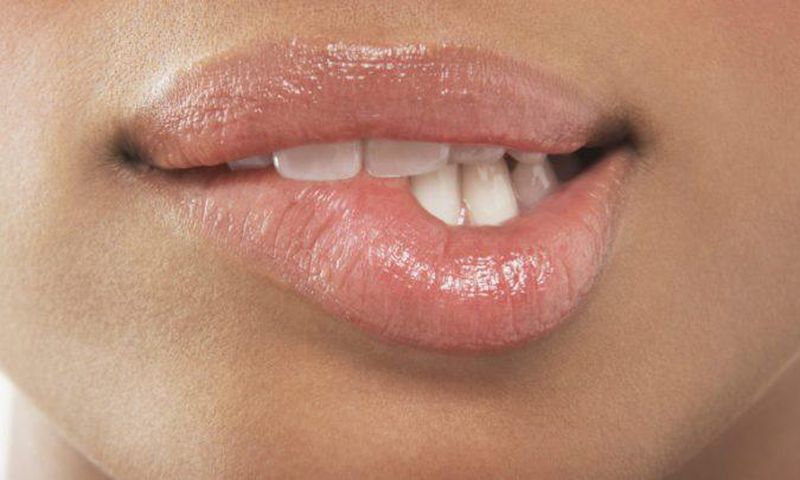 5 home remedies for soft pink lips [Credit: Lopolics]