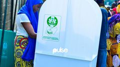 A woman at a polling booth about to vote in Oniru, Lagos (Pulse)