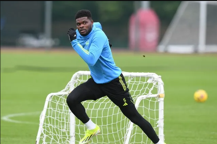 Thomas Partey returns to Arsenal training after injury layoff