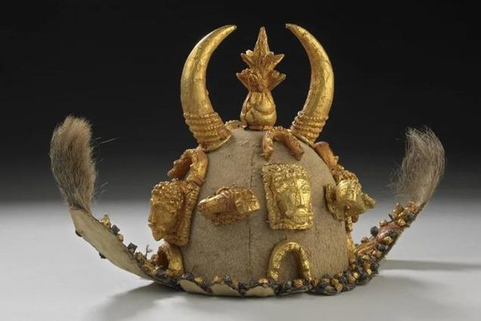 A ceremonial cap worn by courtiers at coronations is among the items that will be loaned back to Ghana