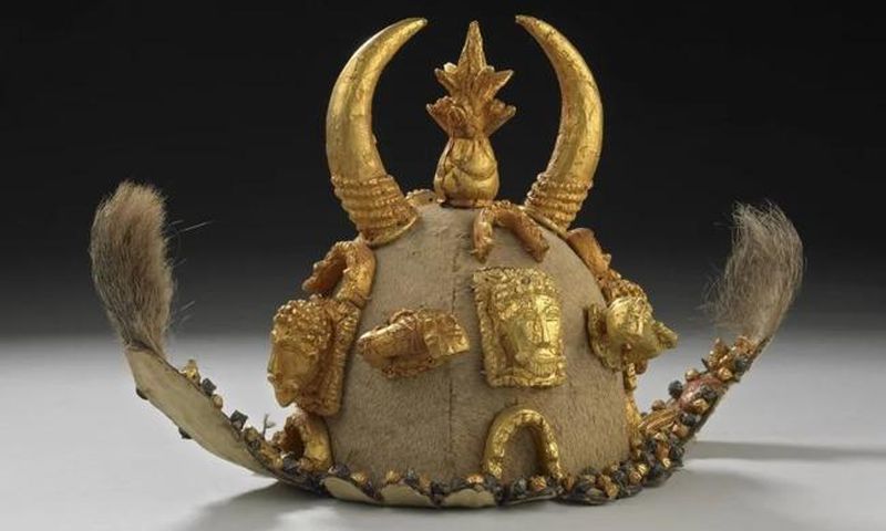 A ceremonial cap worn by courtiers at coronations is among the items that will be loaned back to Ghana