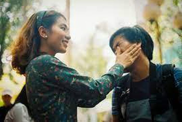 People pay money to receive hot slaps from ladies on their faces in this restaurant