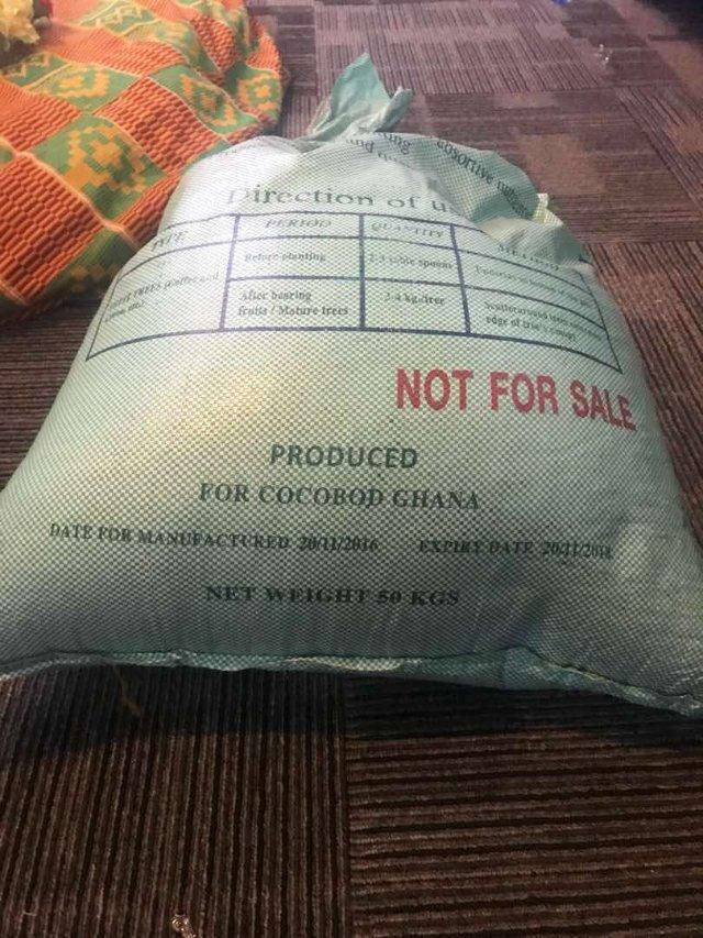 Govt accused of distributing ‘expiring’ fertilizers to farmers