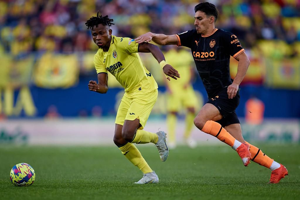 Samuel Chukwueze (L) was awarded La Liga's man of the match for his part in Villarreal's victory over Valencia