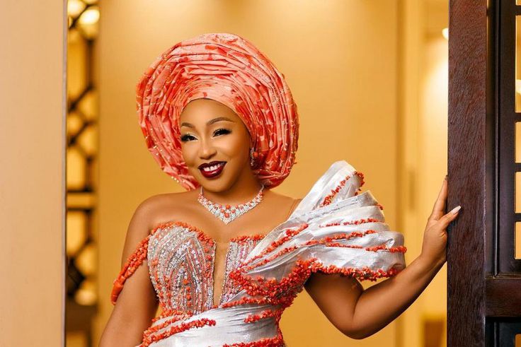 Rita Dominic's second look [Instagram/Tubo]