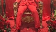 ___8880172___2018___9___20___15___dead-man-dressed-like-king2