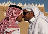 Nose kissing or eskimo kiss [Svet]