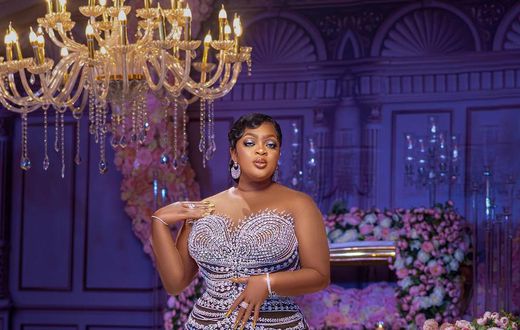 Eniola Badmus' new look stunned the African giant [Instagram/Eniolabadmus]