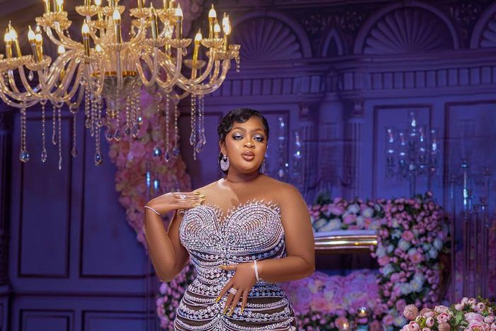 Eniola Badmus' new look stunned the African giant [Instagram/Eniolabadmus]