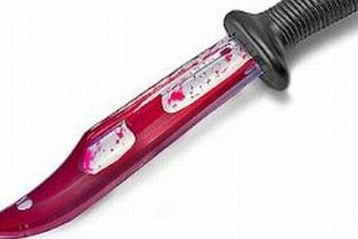 ___8775732___2018___8___27___14___krvavi_noz_V_625