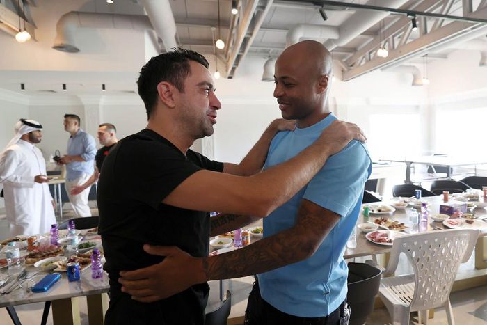 Xavi in tears as he bids emotional farewell to Andre Ayew ahead of Barcelona move