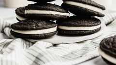Homemade Oreo cookies (Salt & Baker)