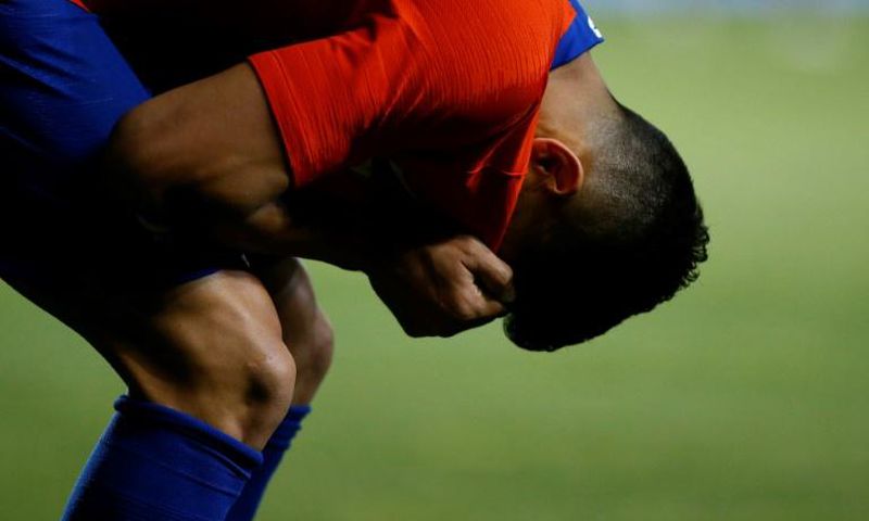 Chile forward Alexis Sanchez' hopes of forcing his way back into favour at Manchester United suffer a blow due to injury