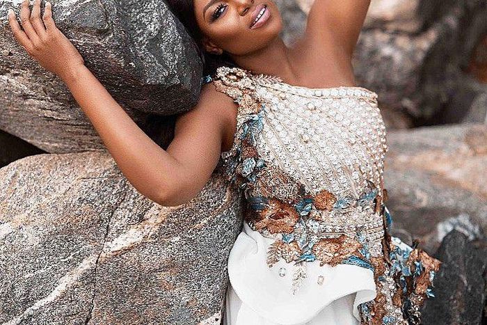 Yvonne Nelson needs a date